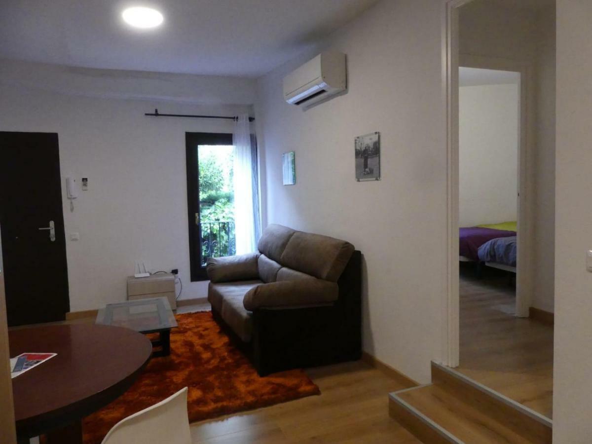 Apt 2 Acollidor Al Centre Historic De Vic Aptgarbi Экстерьер фото